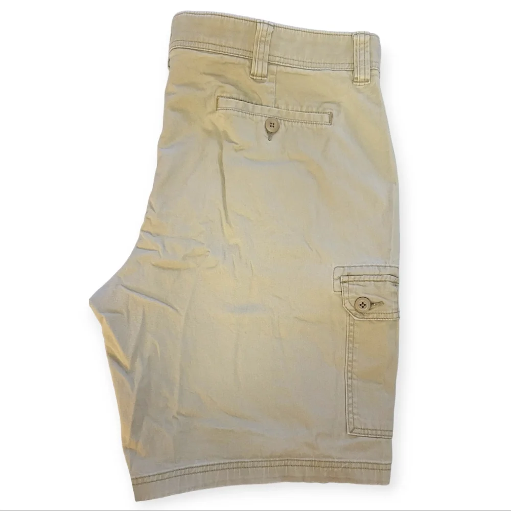 #21 St. John's Bay Cargo Shorts